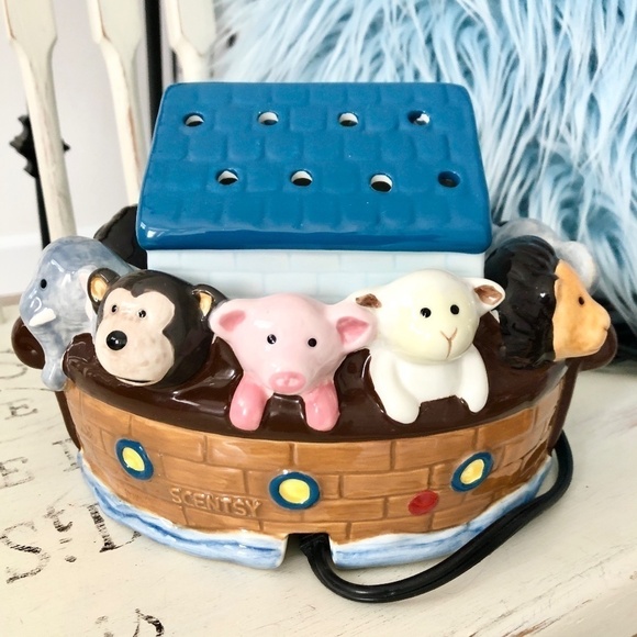 Scentsy, 2016 Buddies Ark, Warmer, Retired, Noahs Ark Wax Warmer, Good Condition - Picture 5 of 16